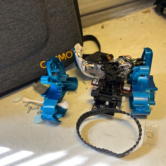 Aki Cosmo robot With case - Picture 2 of 4